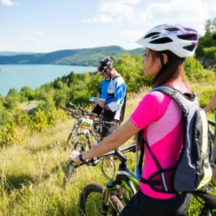 Vététistes au lac de Vouglans