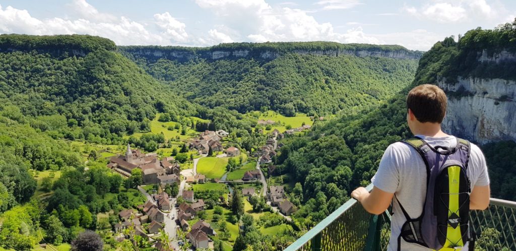 Vue sur Baume-les-Messieurs
