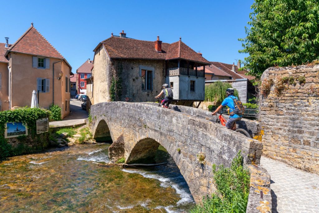 Pont des Capucins à Arbois © Guillaume Condat/Jura Tourisme 