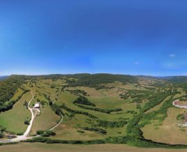 Vue 360° du lac de Coiselet en Petite Montagne