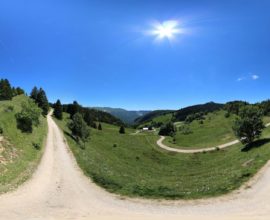 Vue 360° de la Borne au Lion dans les Hautes-Combes