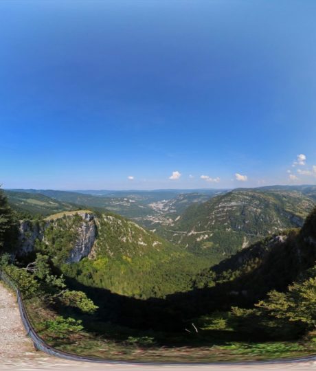 Vue 360° du belvédère de la Roche Blanche sur les hauteurs de Saint-Claude