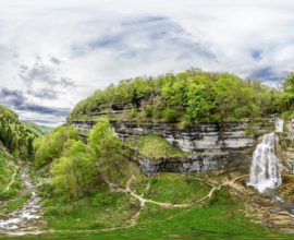 Vue 360° des Cascades du Hérisson