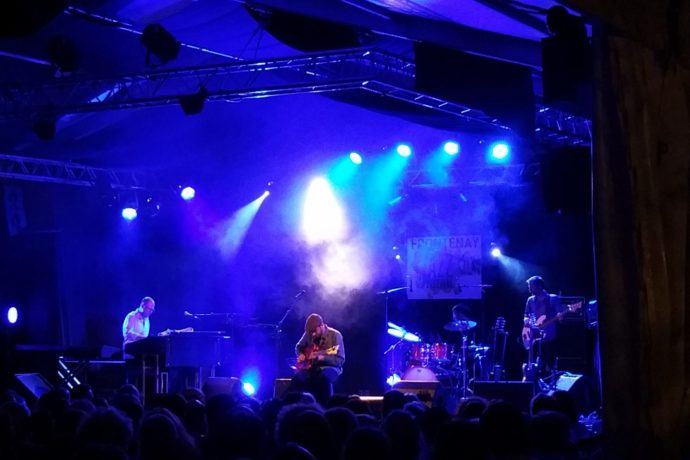 Scène du festival Jazz à Frontenay