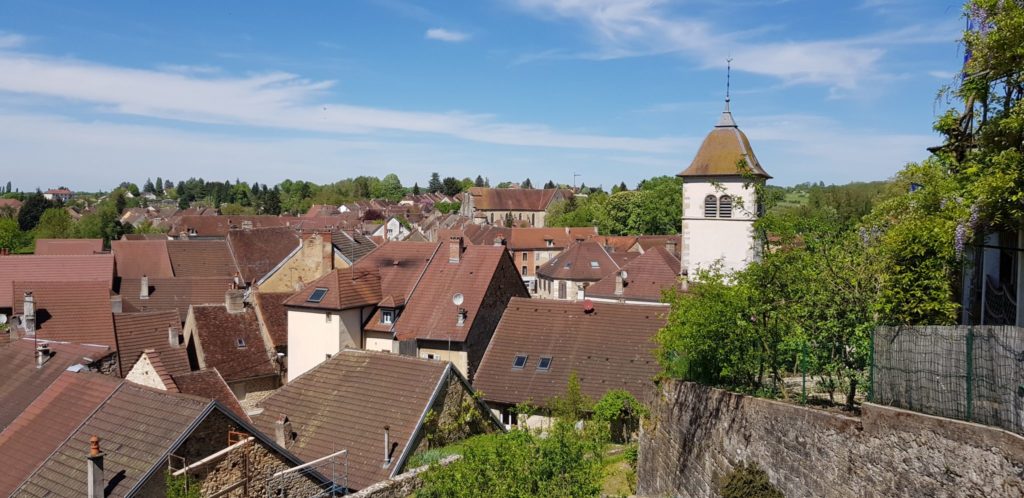 Vue sur la ville de Sellières © Jura Tourisme