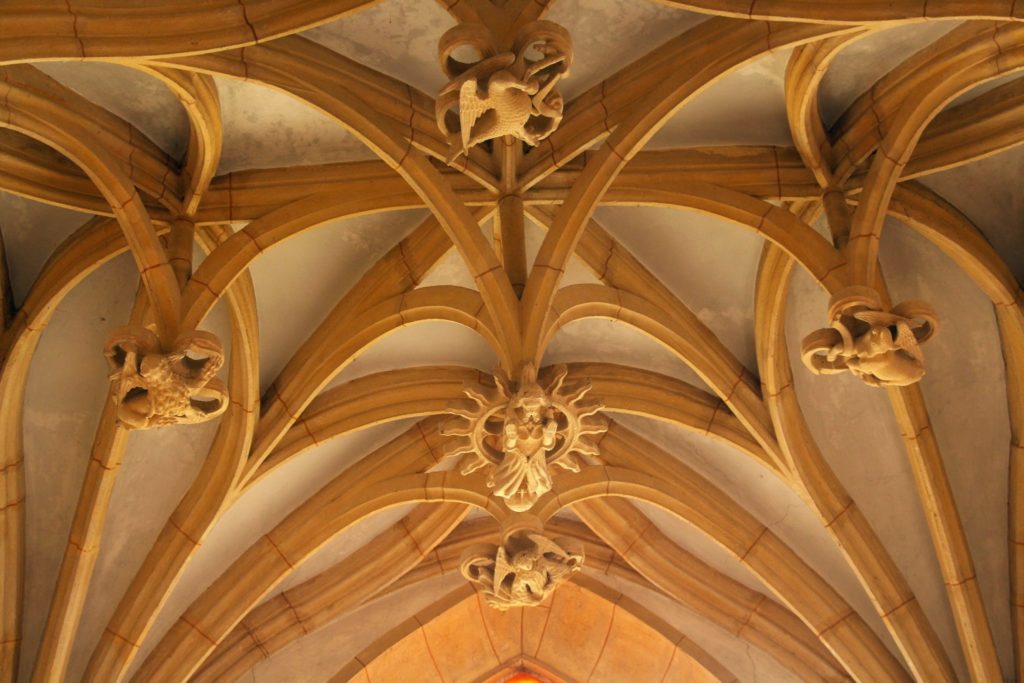 Détail de l’église de Miège © Aline Dalloz/Jura Tourisme