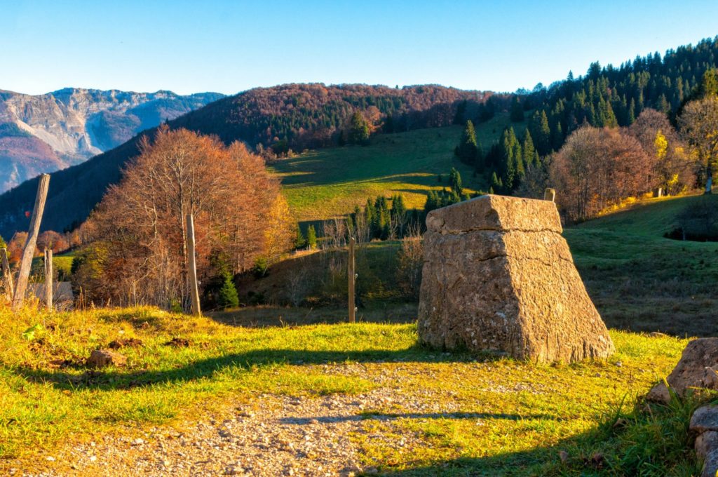 La borne au Lion © Vincent Edwell/Jura Tourisme