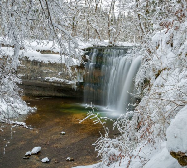 Cascades du Hérisson en hiver © Vincent Edwell/Jura Tourisme