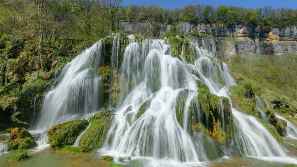 Cascade de tufs de Baume-les-Messieurs © Stéphane Godin/Jura Tourisme