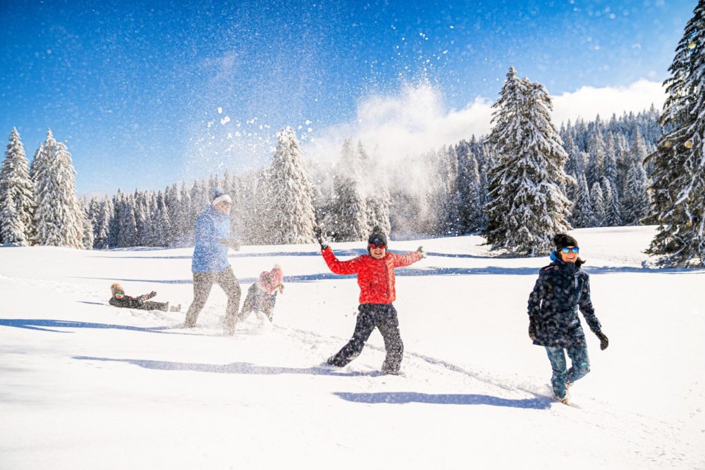 Balade dans la forêt dans le Grandvaux © Benjamin Becker/Jura Tourisme 