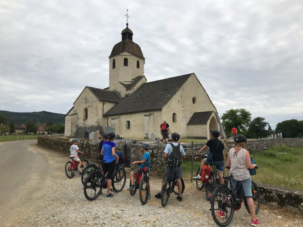 Balade guidée à vélos électriques en Petite Montagne © Jura Tourisme