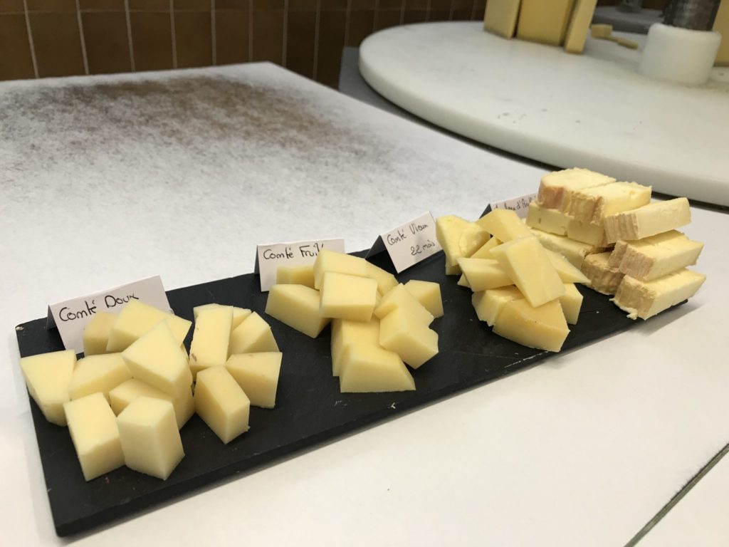 Dégustation de Comté et Moelleux d'Arinthod © Jura Tourisme