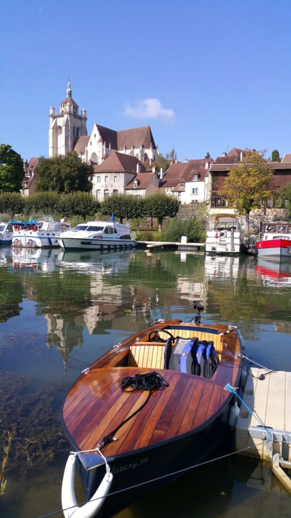 Bateau-taxi à Dole © Jura Tourisme
