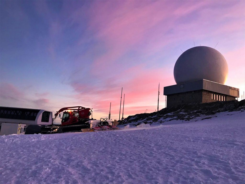 Dameur sur le massif franco-suisse de la Dôle © Jura Tourisme