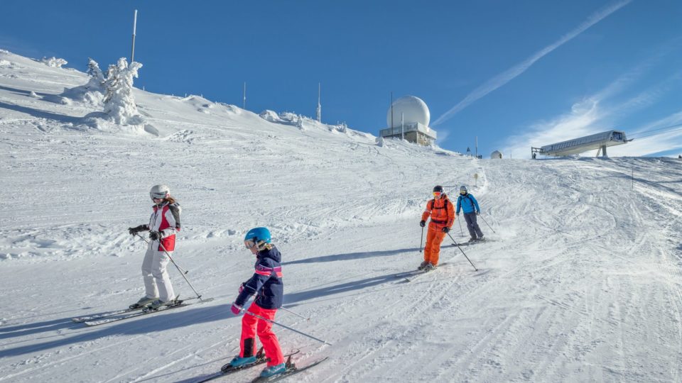 Ski à la Dôle, station franco-suisse © Stéphane Godin/Jura Tourisme