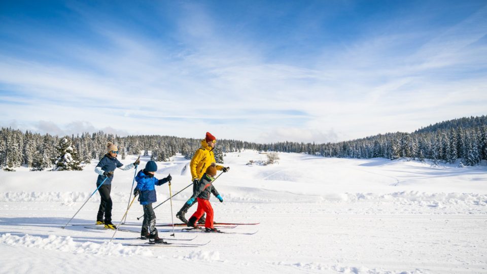 Ski de fond en famille © Benjamin Becker/Jura Tourisme