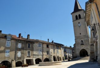 Entre églises et châteaux