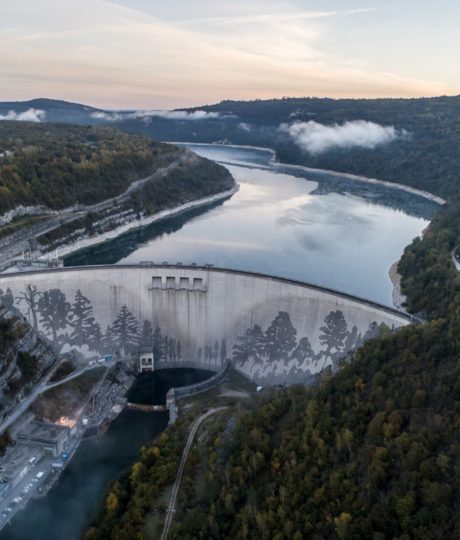 Le lac et barrage de Vouglans