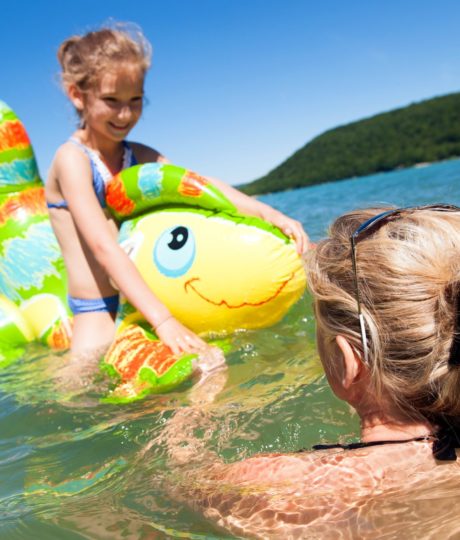 Plage du Domaine de Chalain