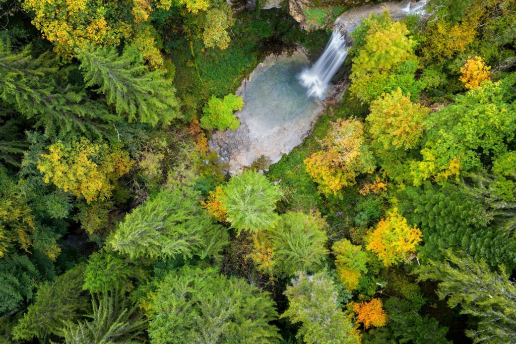 Cascade du Moulinet à Conte © Stéphane Godin/Jura Tourisme 