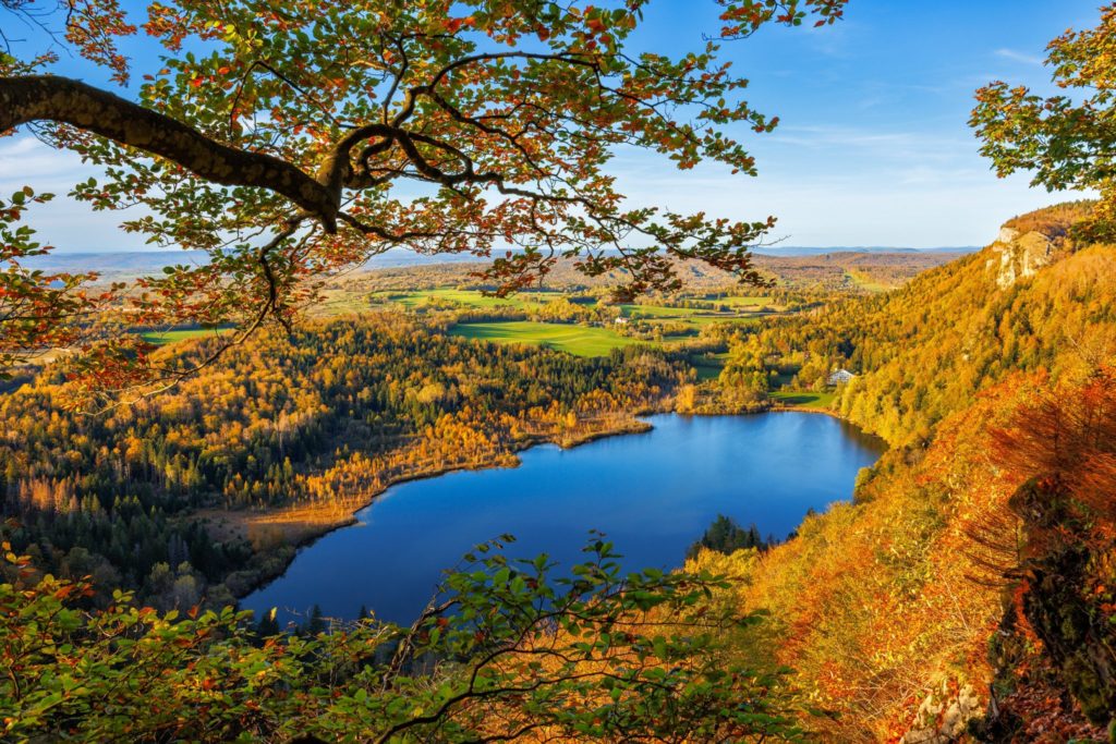 Lac de Bonlieu - belvédère de Maguenay © www.stephane-godin.com/Jura Tourisme