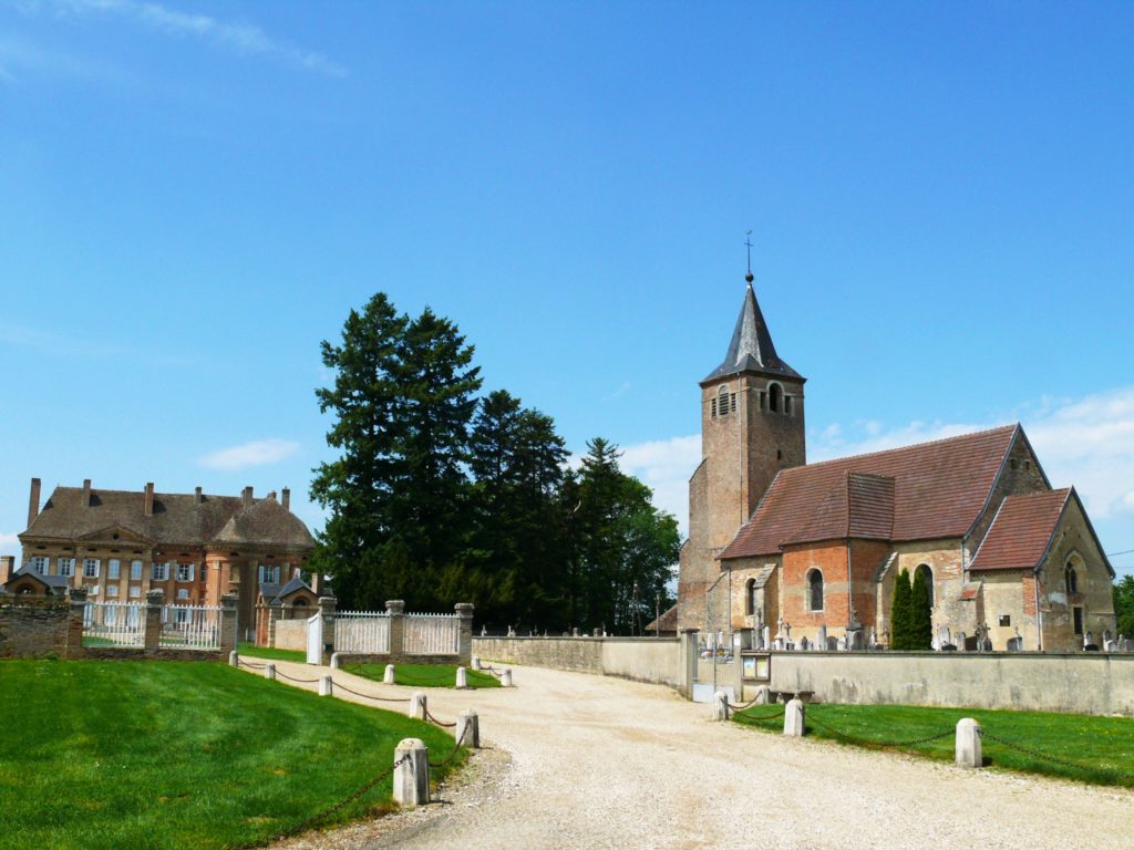 Église et château Neublans © Communauté de Communes de la Plaine Jurassienne