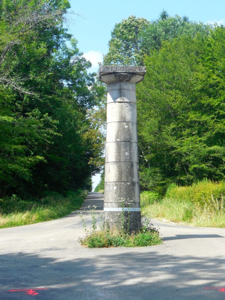 Colonne Guidon en Forêt de Chaux © Anne Mathie/Jura Tourisme