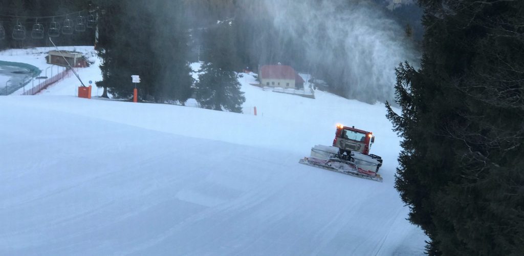 Dameur sur le massif franco-suisse de la Dôle © Jura Tourisme