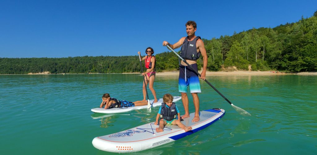 Stand up paddle en famille sur le lac de Vouglans