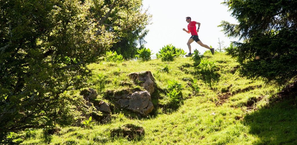 Trail dans les Hautes-Combes © Benjamin Becker/Jura Tourisme