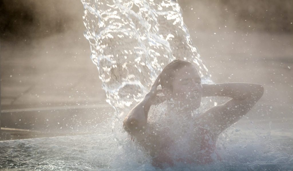 Jet d'eau thermal © malajscy/Fotolia