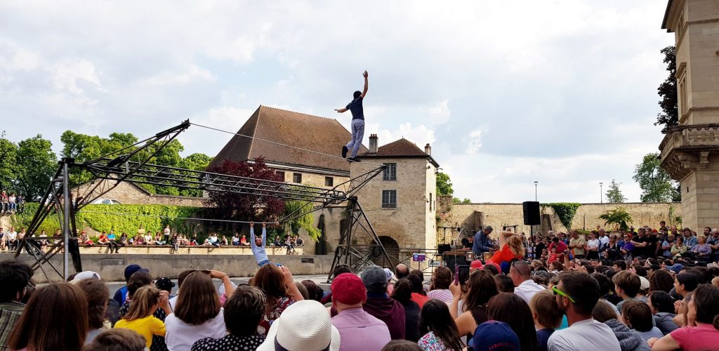 Cirque et Fanfares à Dole © Jura Tourisme