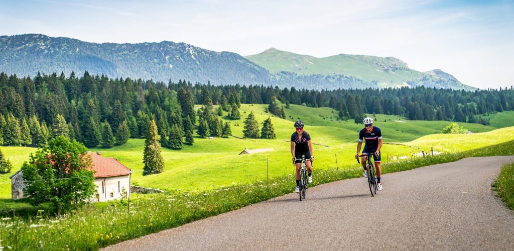 Cyclo dans les Hautes-Combes © Benjamin Becker/Jura Tourisme
