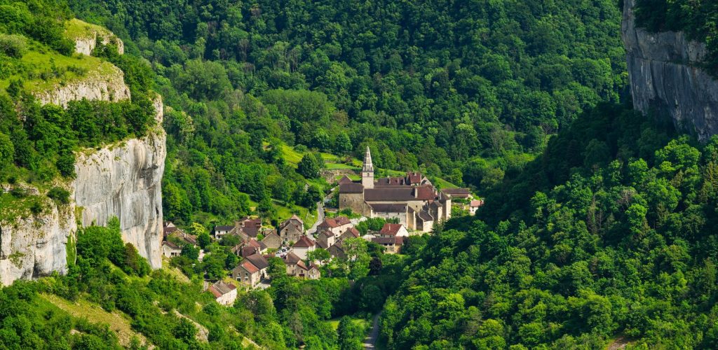Abbaye et reculée de baume-les-Messieurs © www.stephane-godin.com/Jura Tourisme