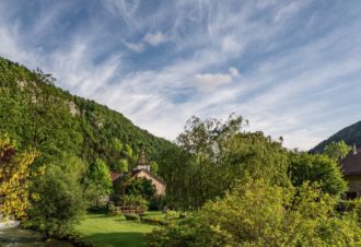 Cascade et reculée de la Frasnée