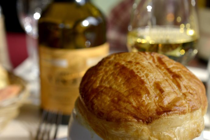 Cassolette d’écrevisses au Vin Jaune et Morilles, Restaurant le Bois Gourmand