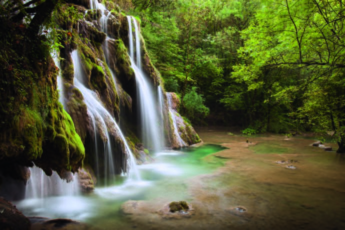 Cascades des tufs aux Planches