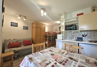 Les Adraits – Studio en résidence – R412BUL00