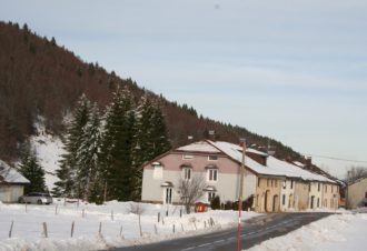 Appartement en maison mitoyenne – R522BAI00