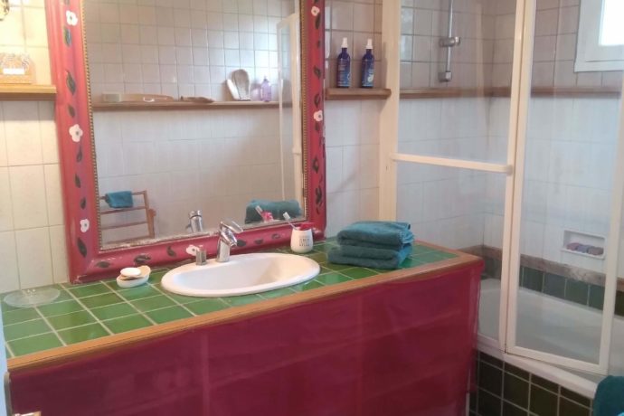 SALLE DE BAIN  privée chambre bonne-maman