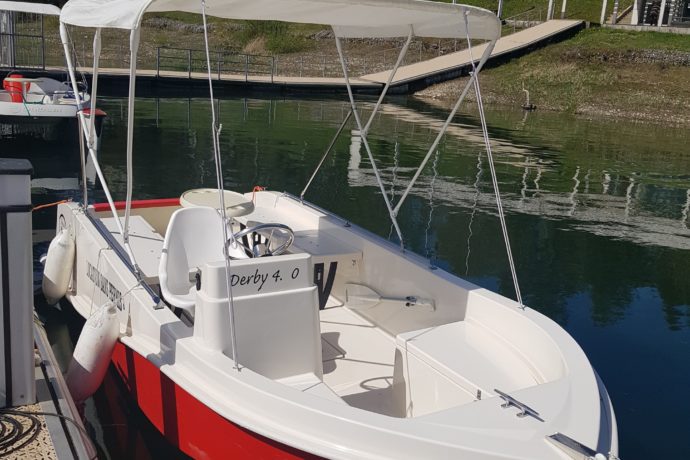 BATEAU POUR PERSONNE A MOBILITE REDUITE 8 PLACES