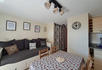 Le Risoux – Studio en résidence – R432BLA00