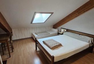 Appartement dans maison des propriétaires – P812TRO00