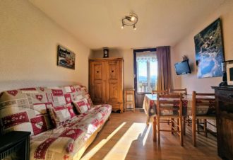 Les Crêtets – Studio en résidence – R421BON00