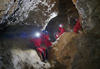 NOA GUIDES : Canyoning et Spéléologie