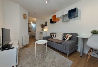 L’Orée des Pistes – Studio en résidence – R302PAT00