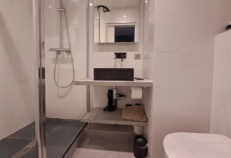 Le Lacuzon – Studio en résidence – R462HEN00