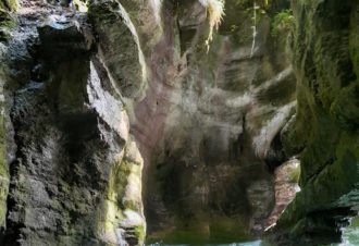 NOA GUIDES : Canyoning et Spéléologie