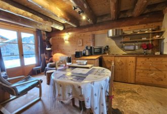Les Humaneries – Appartement  « Le Lodge Deer » en chalet – B402FLO02