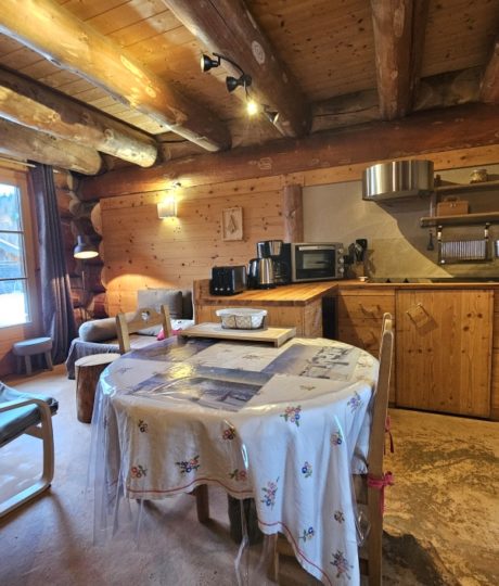 Les Humaneries – Appartement  « Le Lodge Deer » en chalet – B402FLO02